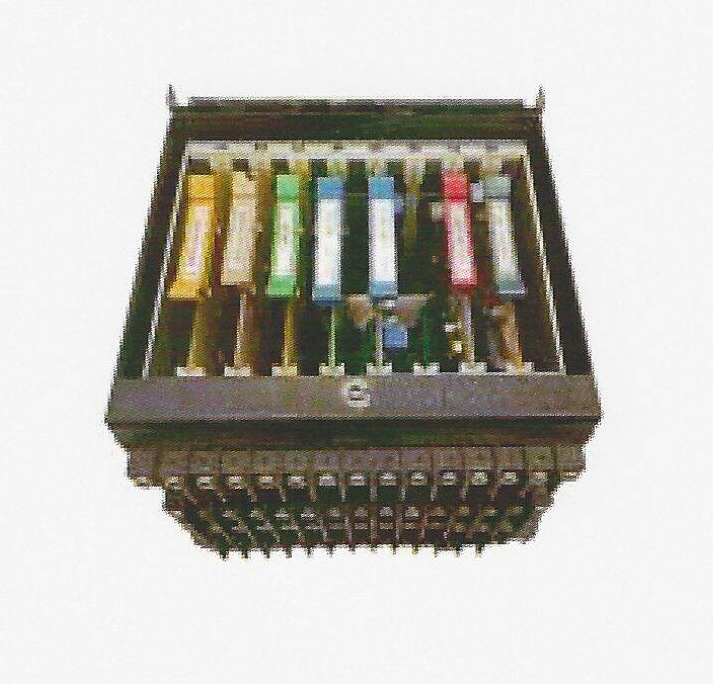 [VE3422 // BOX W/NO CARDS - VE3422 // 930E, 730E DC, 830E DC / Komatsu] VE3422: Aid Box